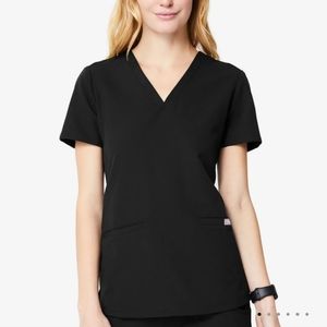 Figs black medium casma 3 pocket scrub top